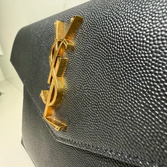 Saint Laurent Black Leather Detail - Picture 3 of 14